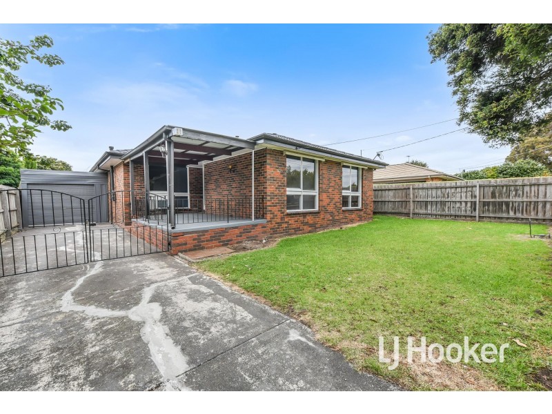 26 McLaren Drive, Cranbourne VIC 3977