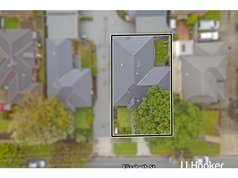 2/15 Elizabeth Street, Cranbourne North VIC 3977