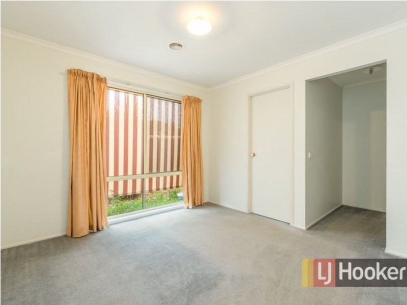 48 Cato Parkway, Lynbrook VIC 3975