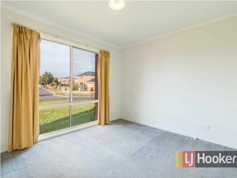 48 Cato Parkway, Lynbrook VIC 3975