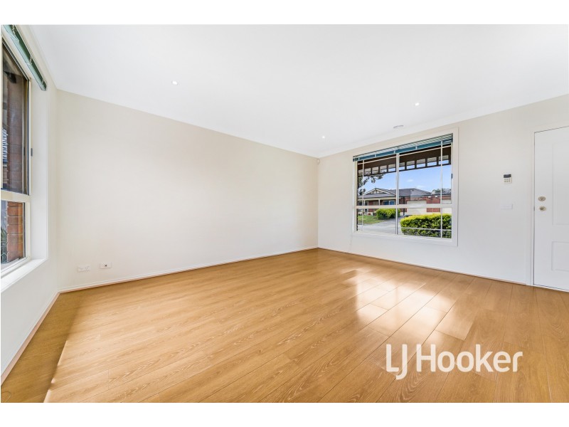 28 Strabane Way, Hampton Park VIC 3976