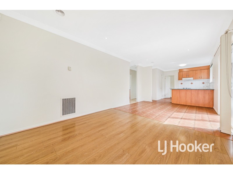 28 Strabane Way, Hampton Park VIC 3976
