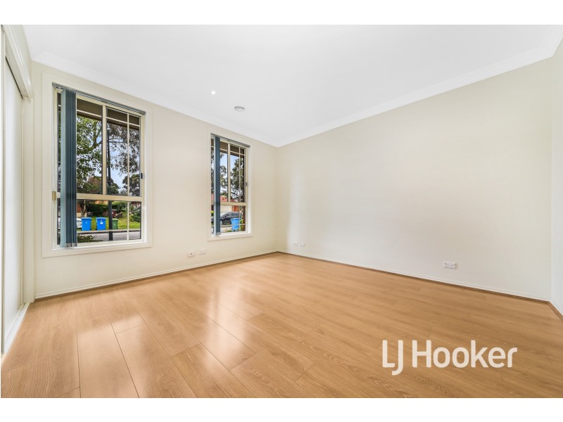 28 Strabane Way, Hampton Park VIC 3976