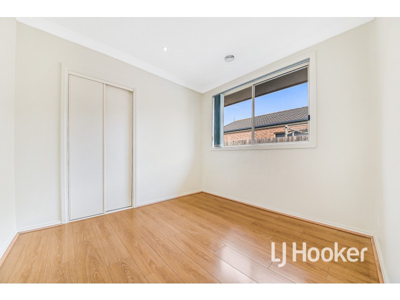 28 Strabane Way, Hampton Park VIC 3976