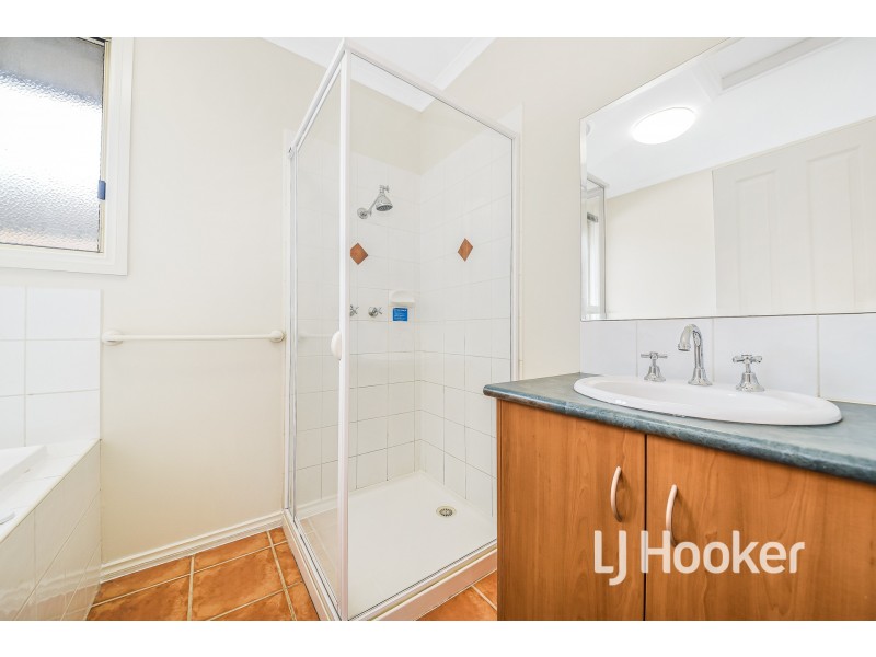 28 Strabane Way, Hampton Park VIC 3976