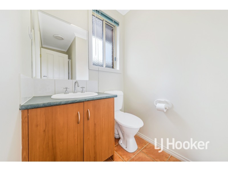28 Strabane Way, Hampton Park VIC 3976