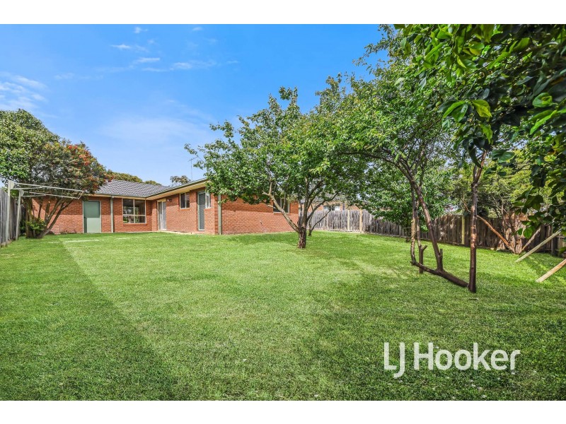 28 Strabane Way, Hampton Park VIC 3976