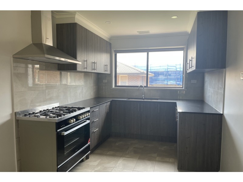 4/15 Close Avenue, Dandenong VIC 3175