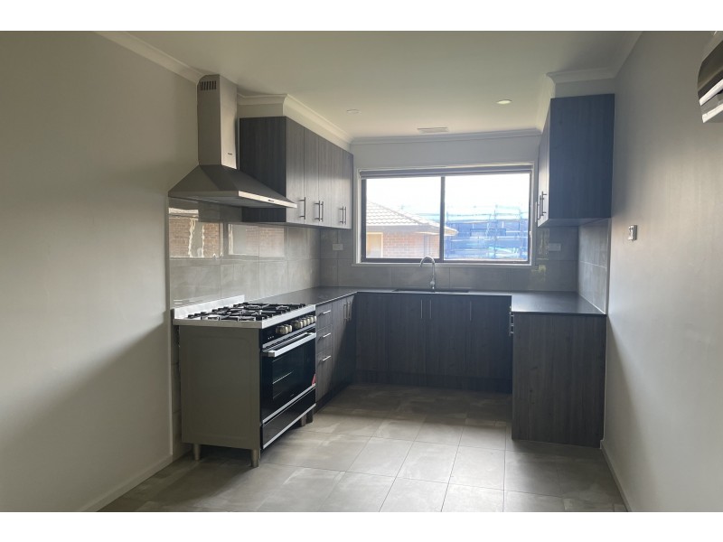 4/15 Close Avenue, Dandenong VIC 3175