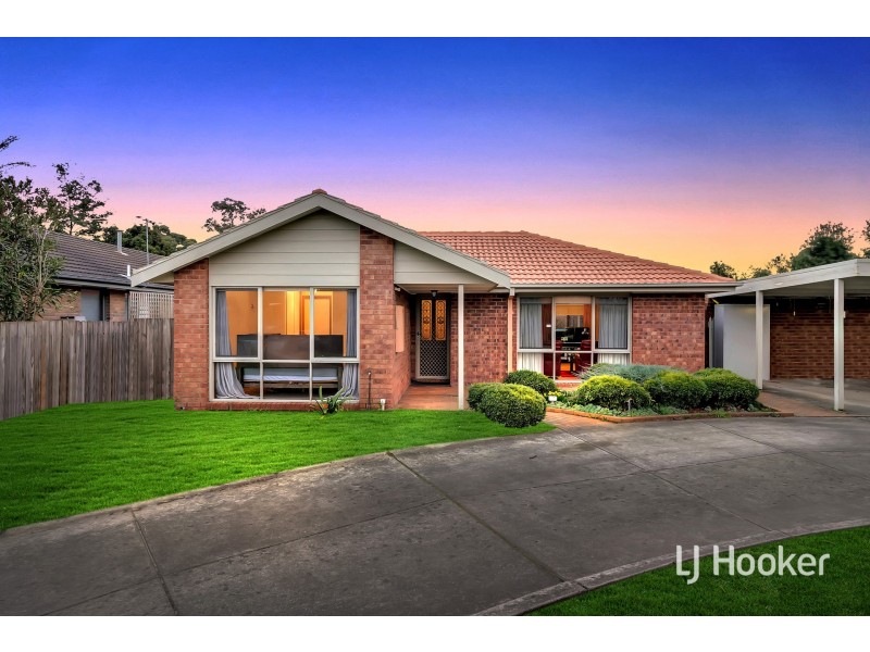 12 Adam Court, Pakenham VIC 3810