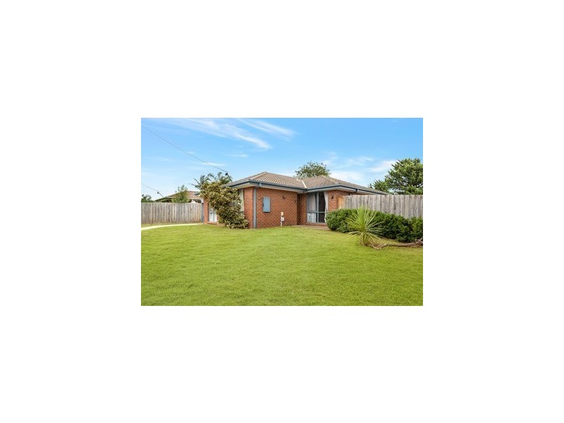 1 Caroline Crescent, Cranbourne West VIC 3977