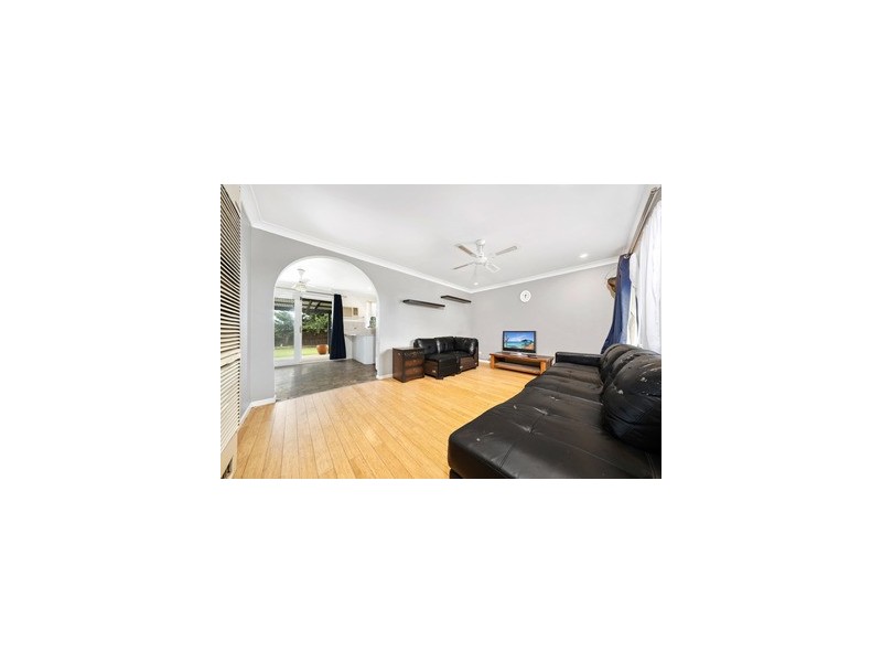 1 Caroline Crescent, Cranbourne West VIC 3977