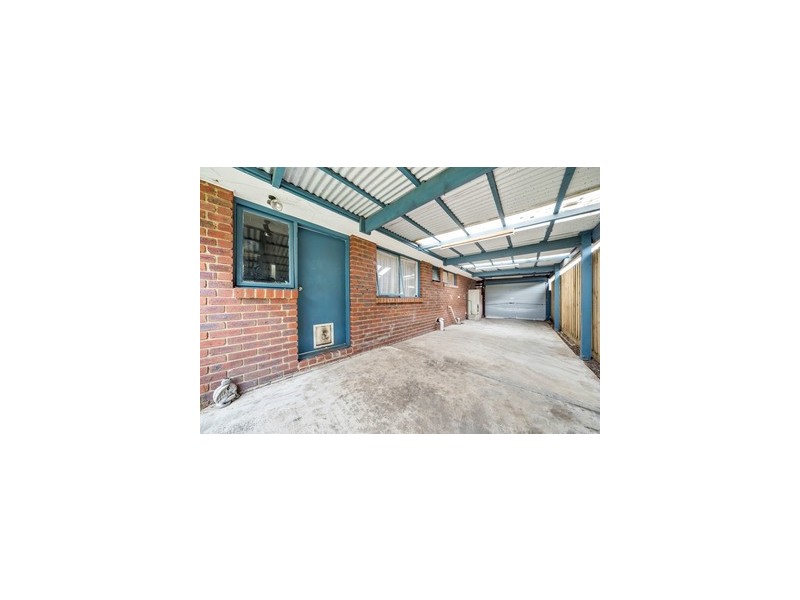 1 Caroline Crescent, Cranbourne West VIC 3977
