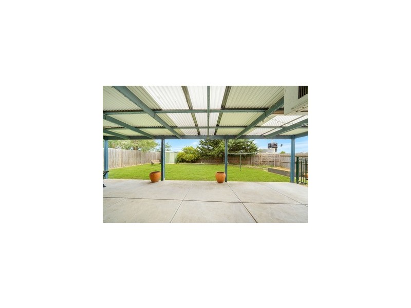 1 Caroline Crescent, Cranbourne West VIC 3977