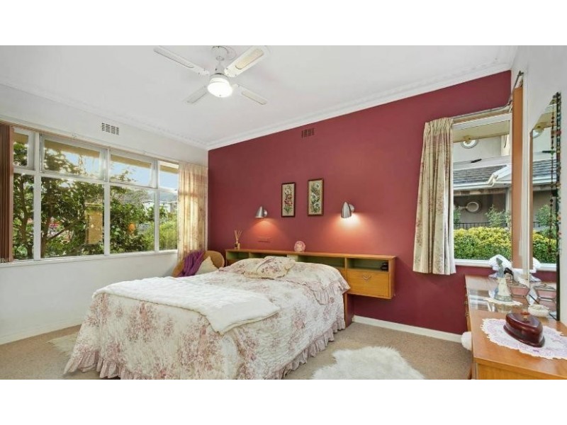 46 Mountain View Road, Rosanna VIC 3084