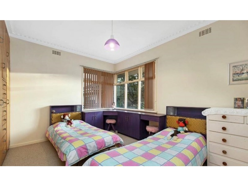 46 Mountain View Road, Rosanna VIC 3084