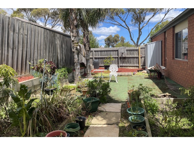 11 Sandalwood Grove, Carrum Downs VIC 3201