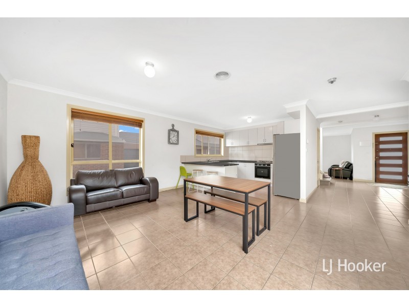 1/27-33 Coral Drive, Hampton Park VIC 3976
