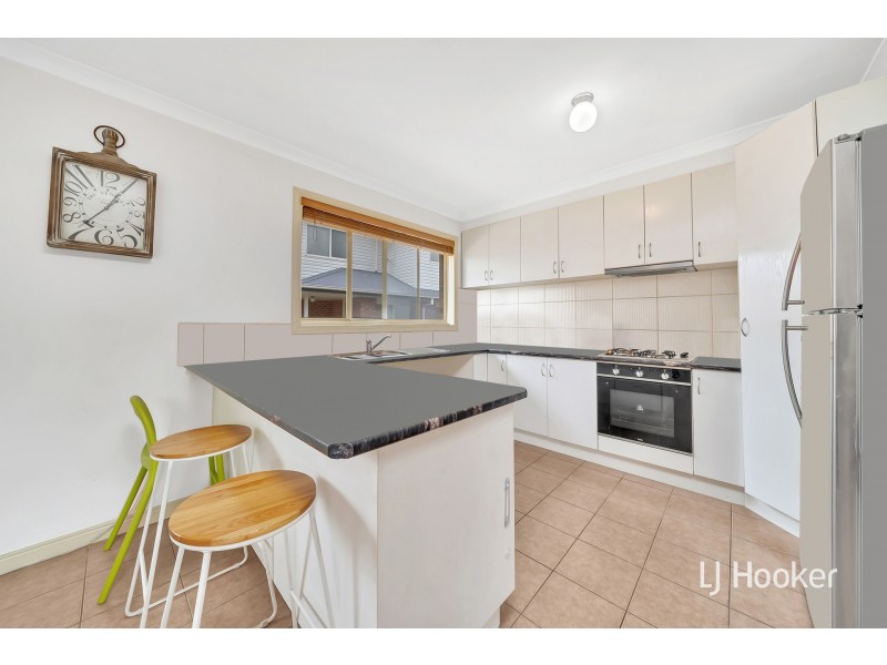 1/27-33 Coral Drive, Hampton Park VIC 3976