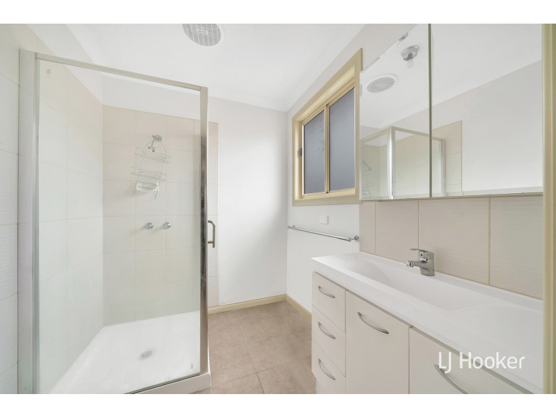 1/27-33 Coral Drive, Hampton Park VIC 3976