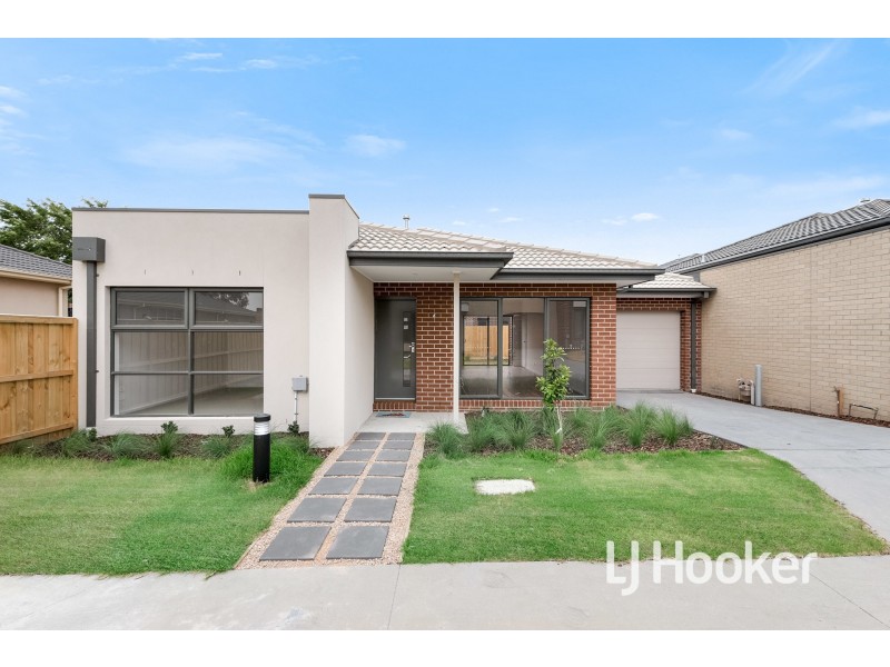 6 Tapas Court, Lynbrook VIC 3975