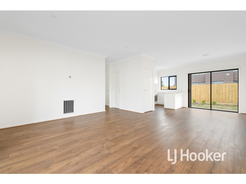 6 Tapas Court, Lynbrook VIC 3975