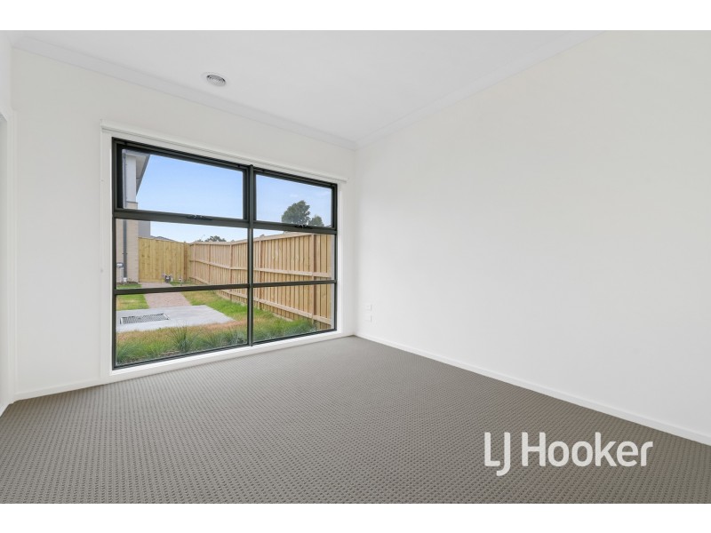 6 Tapas Court, Lynbrook VIC 3975