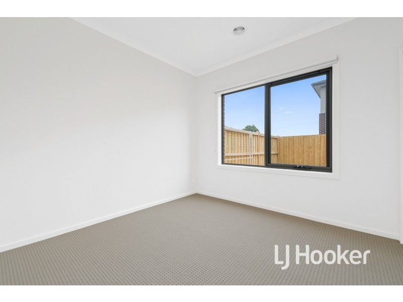 6 Tapas Court, Lynbrook VIC 3975