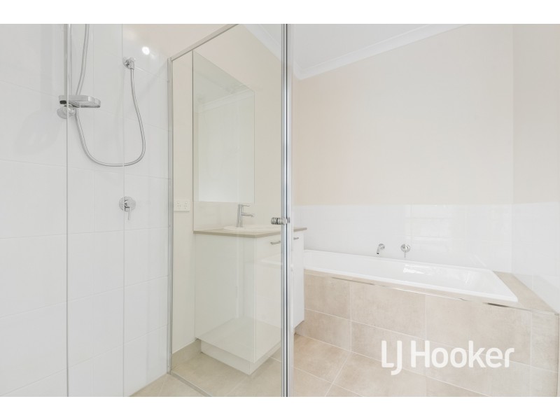 6 Tapas Court, Lynbrook VIC 3975