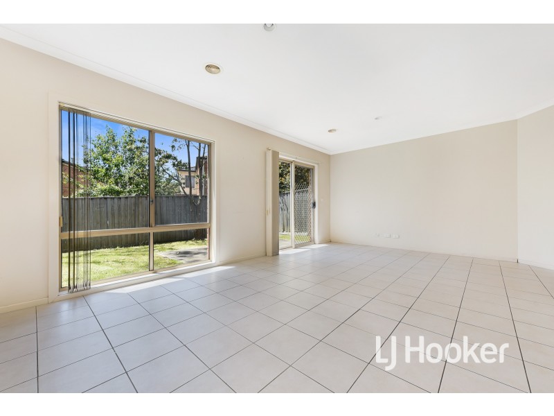 18 Melzak Way, Berwick VIC 3806