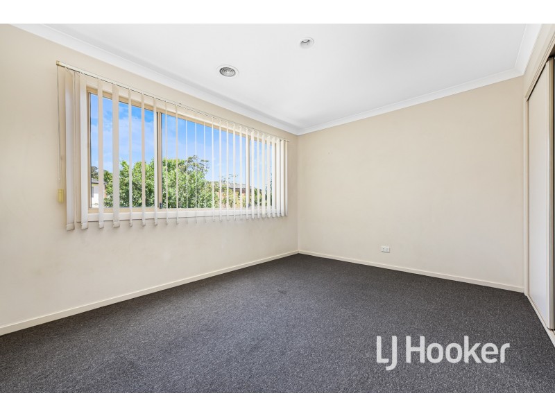 18 Melzak Way, Berwick VIC 3806