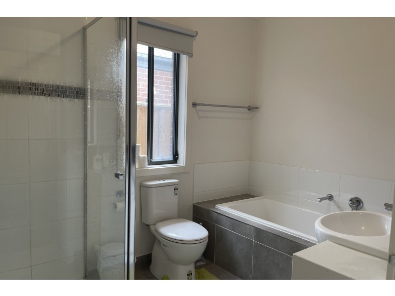 78 Highmount Drive, Hampton Park VIC 3976