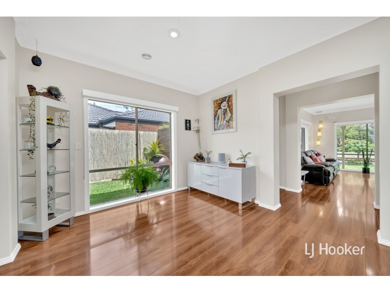 57 Henry Lawson Drive, Lynbrook VIC 3975