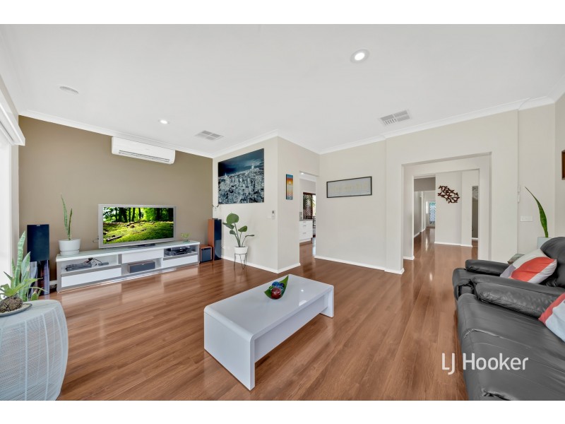 57 Henry Lawson Drive, Lynbrook VIC 3975