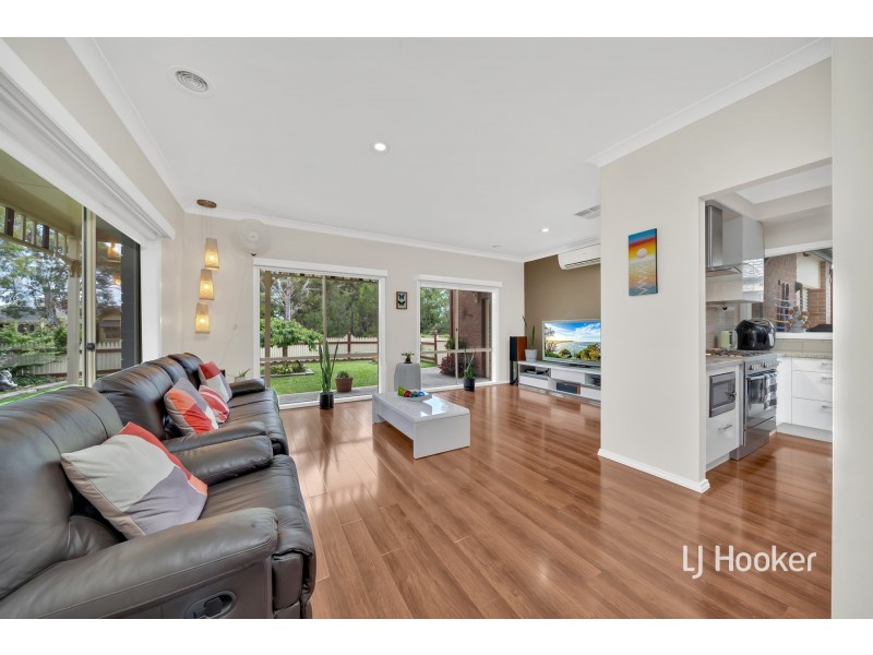 57 Henry Lawson Drive, Lynbrook VIC 3975