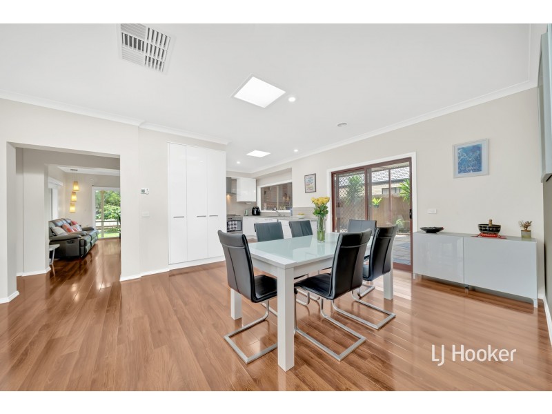57 Henry Lawson Drive, Lynbrook VIC 3975
