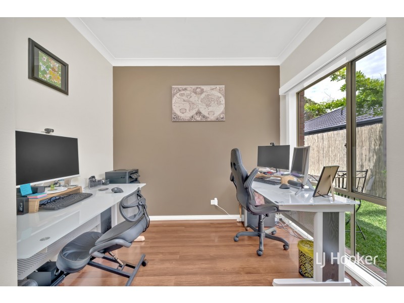 57 Henry Lawson Drive, Lynbrook VIC 3975