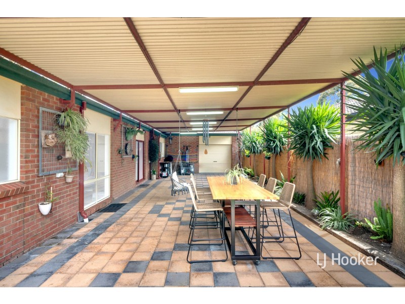 57 Henry Lawson Drive, Lynbrook VIC 3975