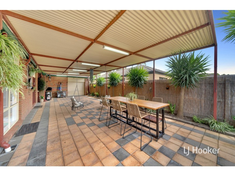 57 Henry Lawson Drive, Lynbrook VIC 3975