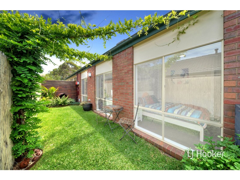 57 Henry Lawson Drive, Lynbrook VIC 3975