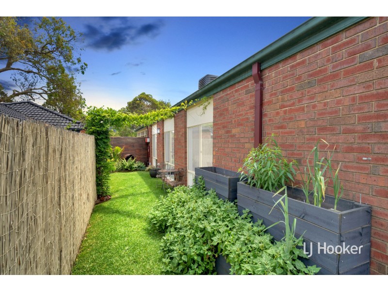 57 Henry Lawson Drive, Lynbrook VIC 3975