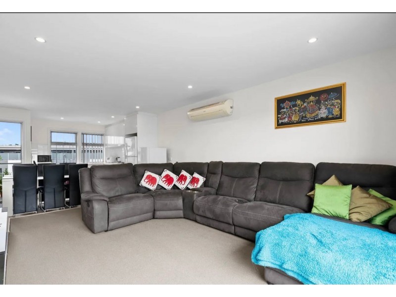 9/302 Golf Links Road, Narre Warren VIC 3805