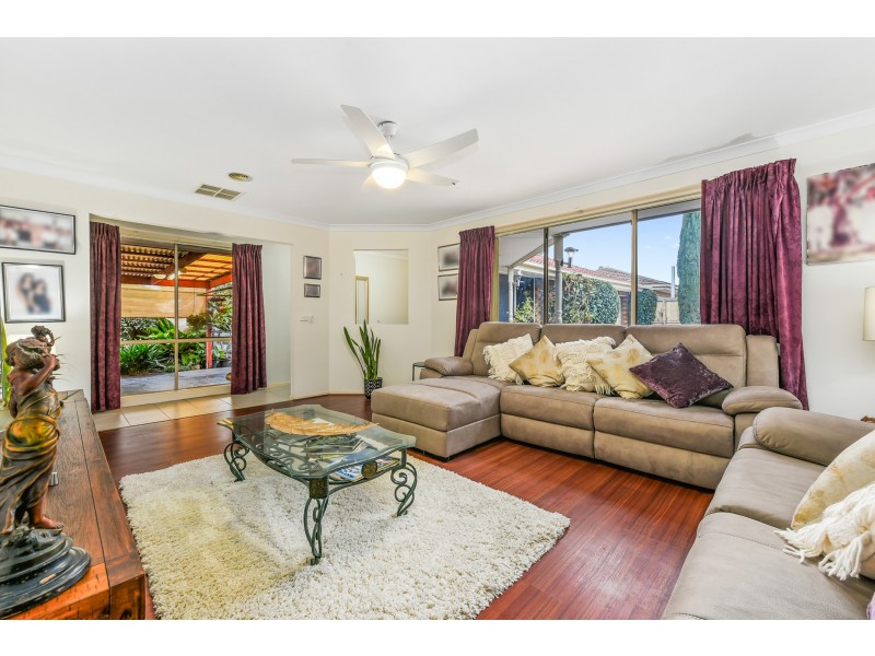 10 Nuzla Court, Hampton Park VIC 3976