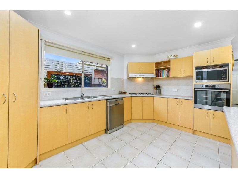 10 Nuzla Court, Hampton Park VIC 3976