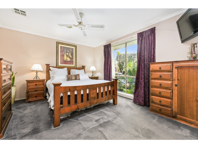 10 Nuzla Court, Hampton Park VIC 3976