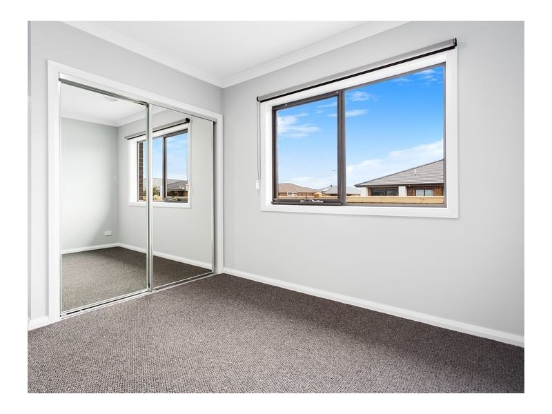 16 Optima Street, Officer VIC 3809