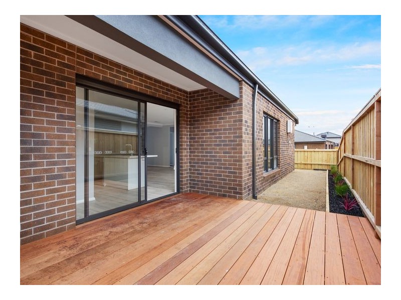 16 Optima Street, Officer VIC 3809