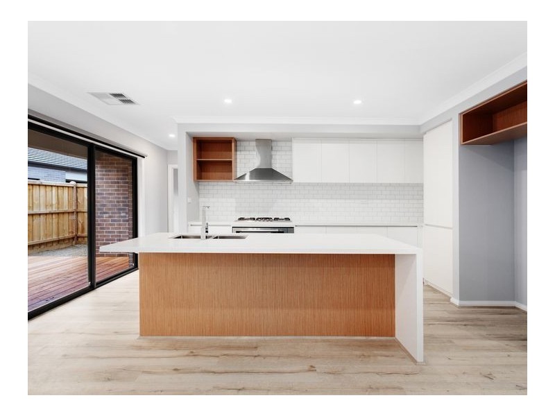 16 Optima Street, Officer VIC 3809