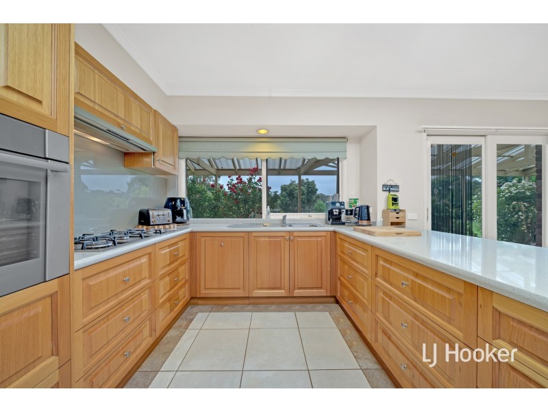 64-66 Kennington Park Drive, Endeavour Hills VIC 3802