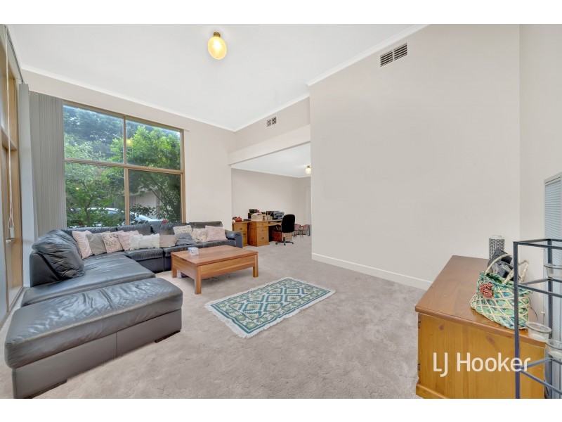 64-66 Kennington Park Drive, Endeavour Hills VIC 3802